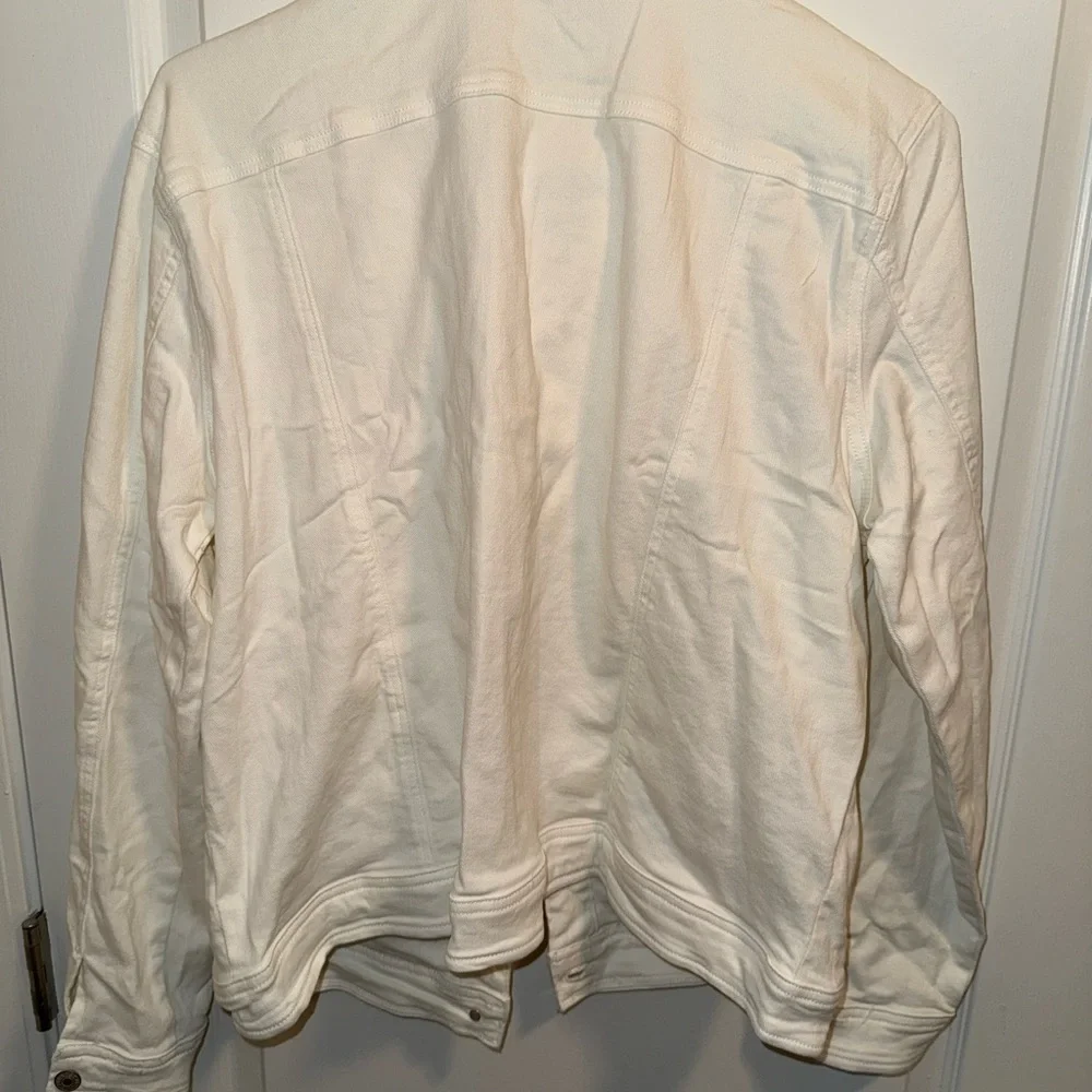 Women’s White Denim Jacket with No Branding - Size XL - Picture 5 of 5